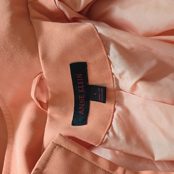 Women's jacket - Picture 2 of 3